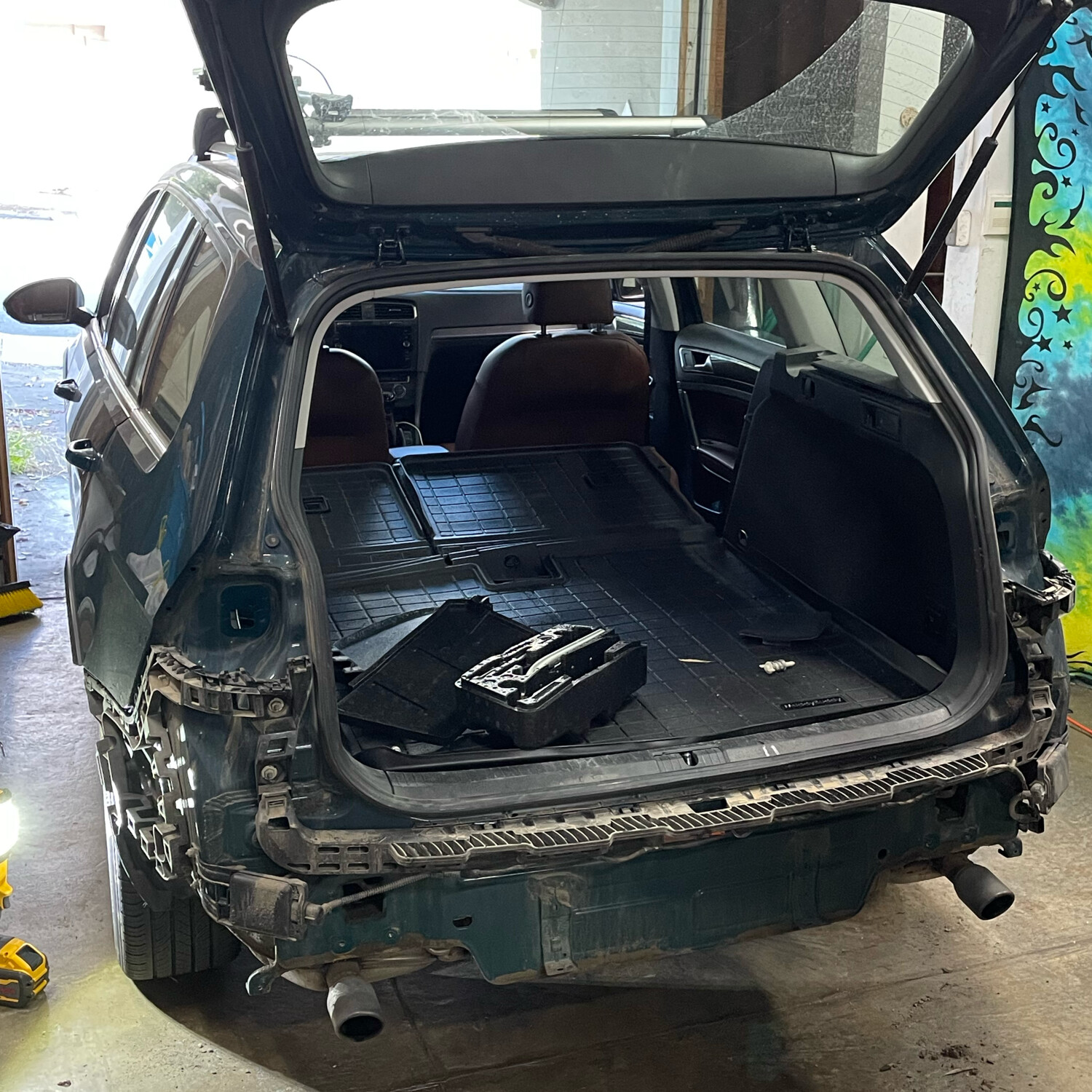 Removing the bumper of the Alltrack was a harrowing experience. I only broke one snap tab!